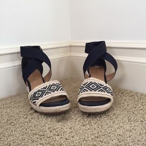 Tommy Hilfiger size 8.5 wedged heals